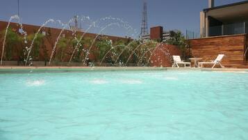 Alberca al aire libre por temporada