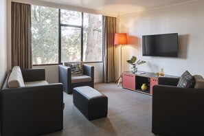 32-inch flat-screen TV with digital channels, TV