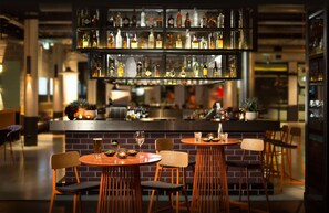 Bar (on property) - Atura Albury (Albury)