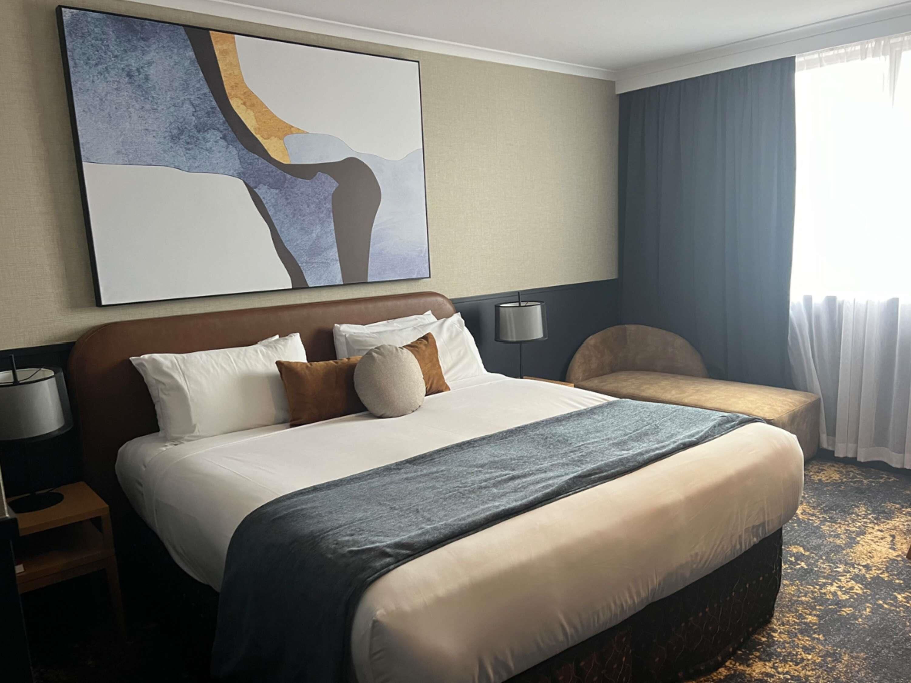 Executive Room, 1 King Bed | Minibar, desk, laptop workspace, iron/ironing board