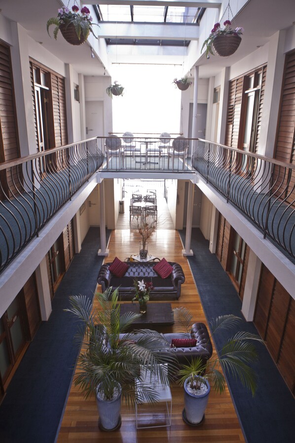 Interior - The Savoy Double Bay Hotel (Double Bay)