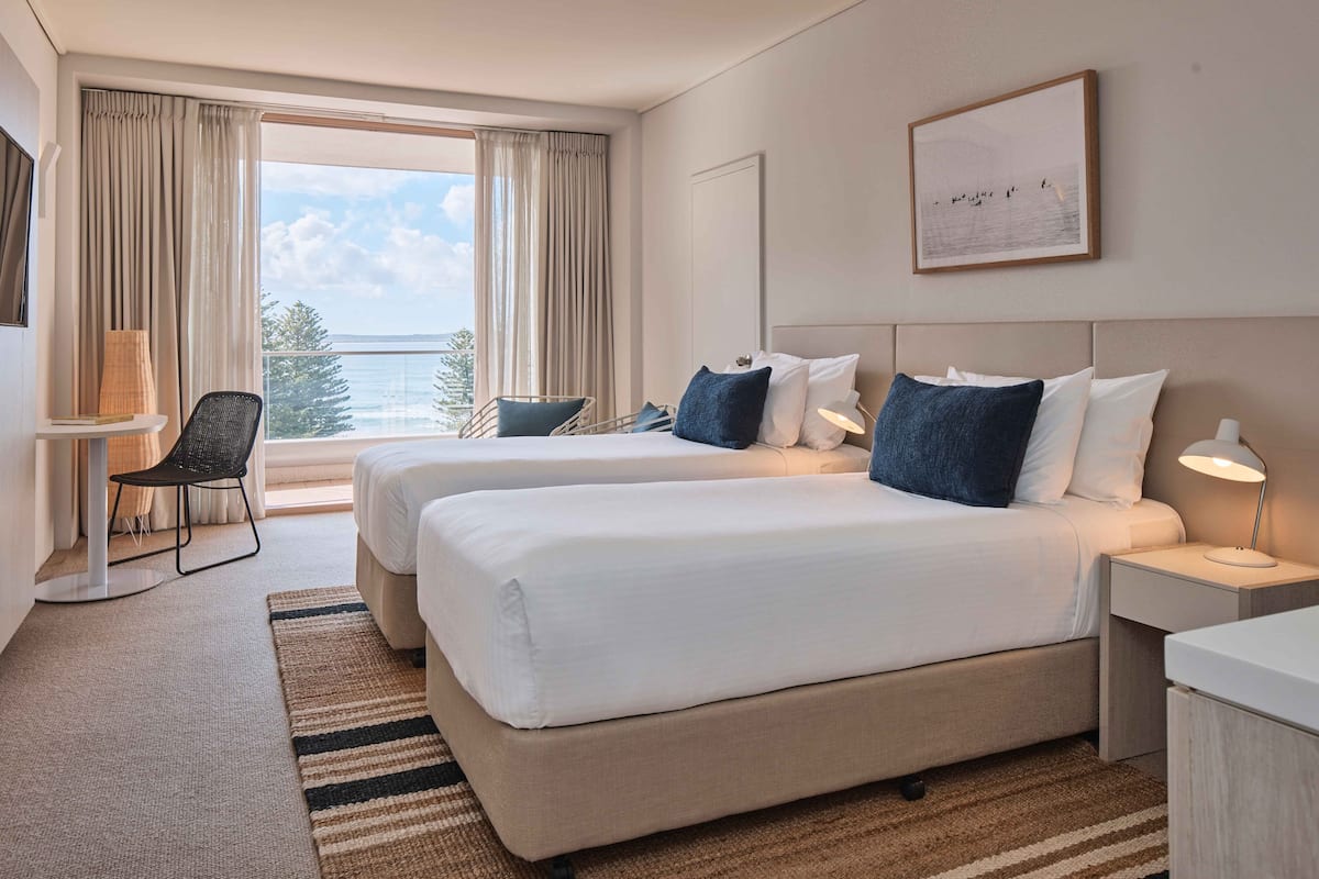 Egyptian cotton sheets, premium bedding, minibar, desk