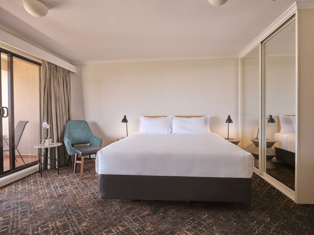 Studio Queen View with Balcony | Beach/ocean view