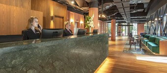 Amora Herencia Riverwalk Melbourne
