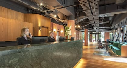 Amora Herencia Riverwalk Melbourne
