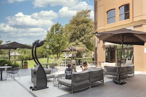 Breakfast, lunch, dinner served; local cuisine, garden views