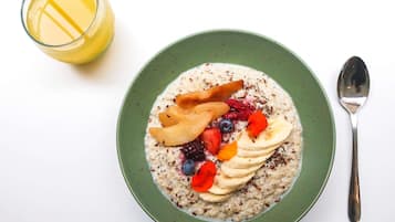 Bữa sáng buffet hàng ngày (25 AUD/mỗi người)