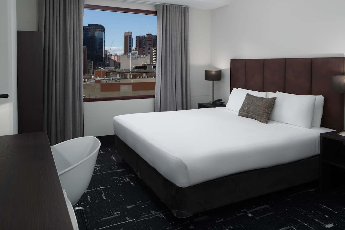 Standard Room, 1 King Bed