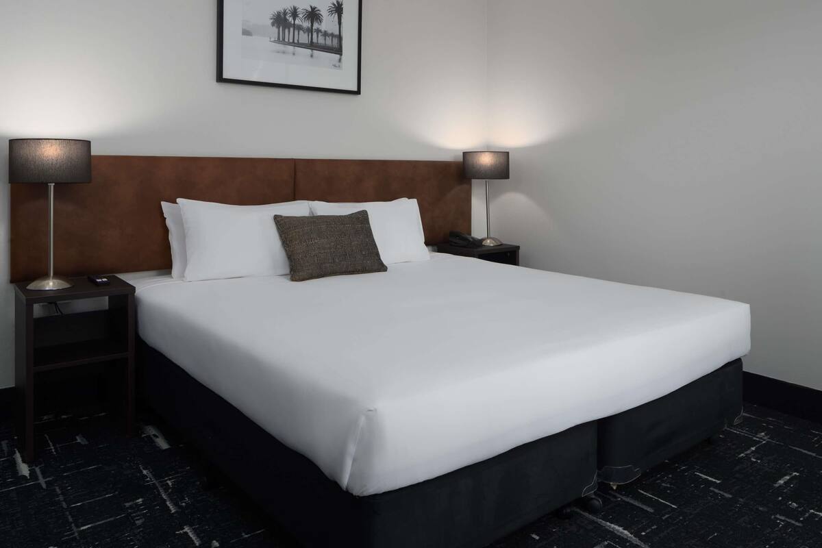 Hypo-allergenic bedding available, in-room safe, desk, laptop workspace