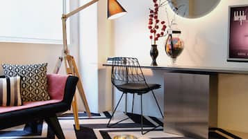 TV LED 40 pollici con canali digitali, TV, docking station per iPod