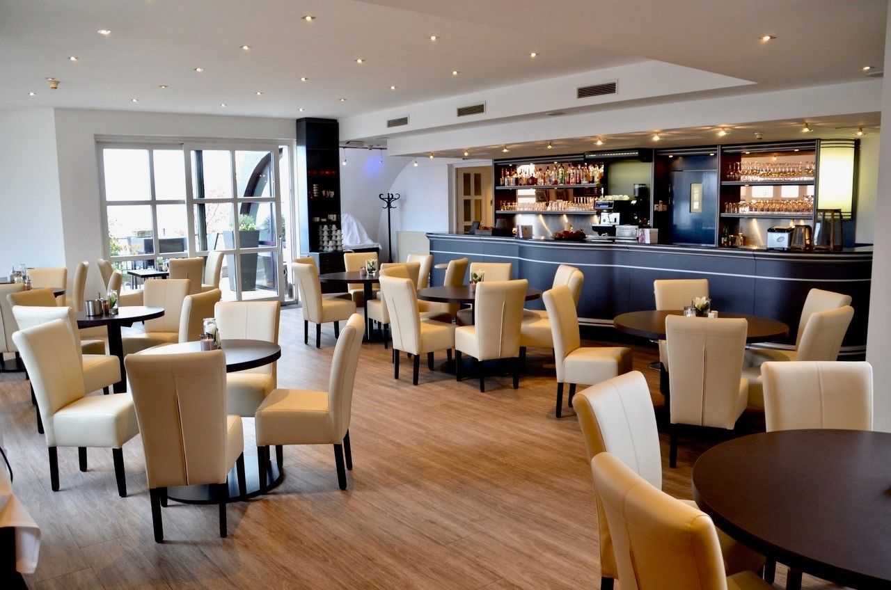 Daily buffet breakfast (EUR 15.00 per person)