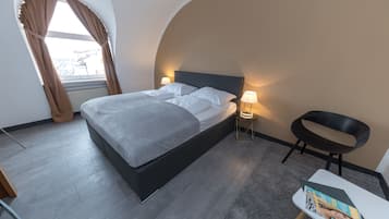 Double Room, 1 Double Bed | Minibar, in-room safe, desk, blackout drapes