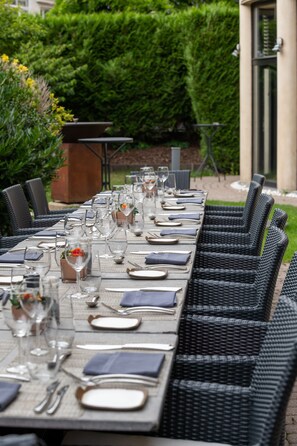 Breakfast, lunch, dinner served; garden views - Martin's Brussels EU (Brussels)