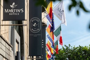 Martin's Hotels with a sign for Bistro Martin. - Martin's Brussels EU (Brussels)