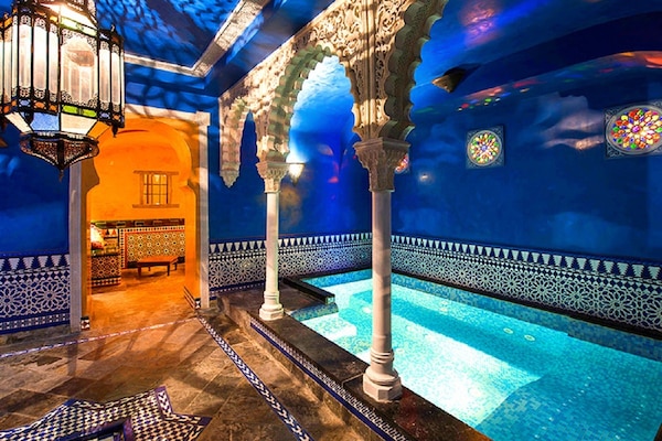 Sauna, hot tub, steam room, massages