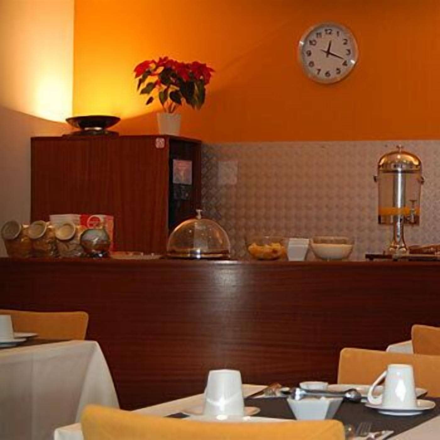Daily buffet breakfast (EUR 9.5 per person)