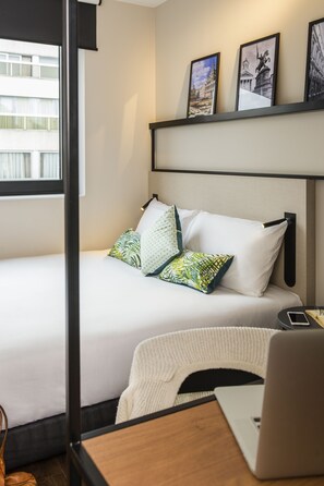 Standardzimmer, 1 Doppelbett, Stadtblick | Pillowtop-Betten, Zimmersafe, Schreibtisch, Verdunkelungsvorhänge