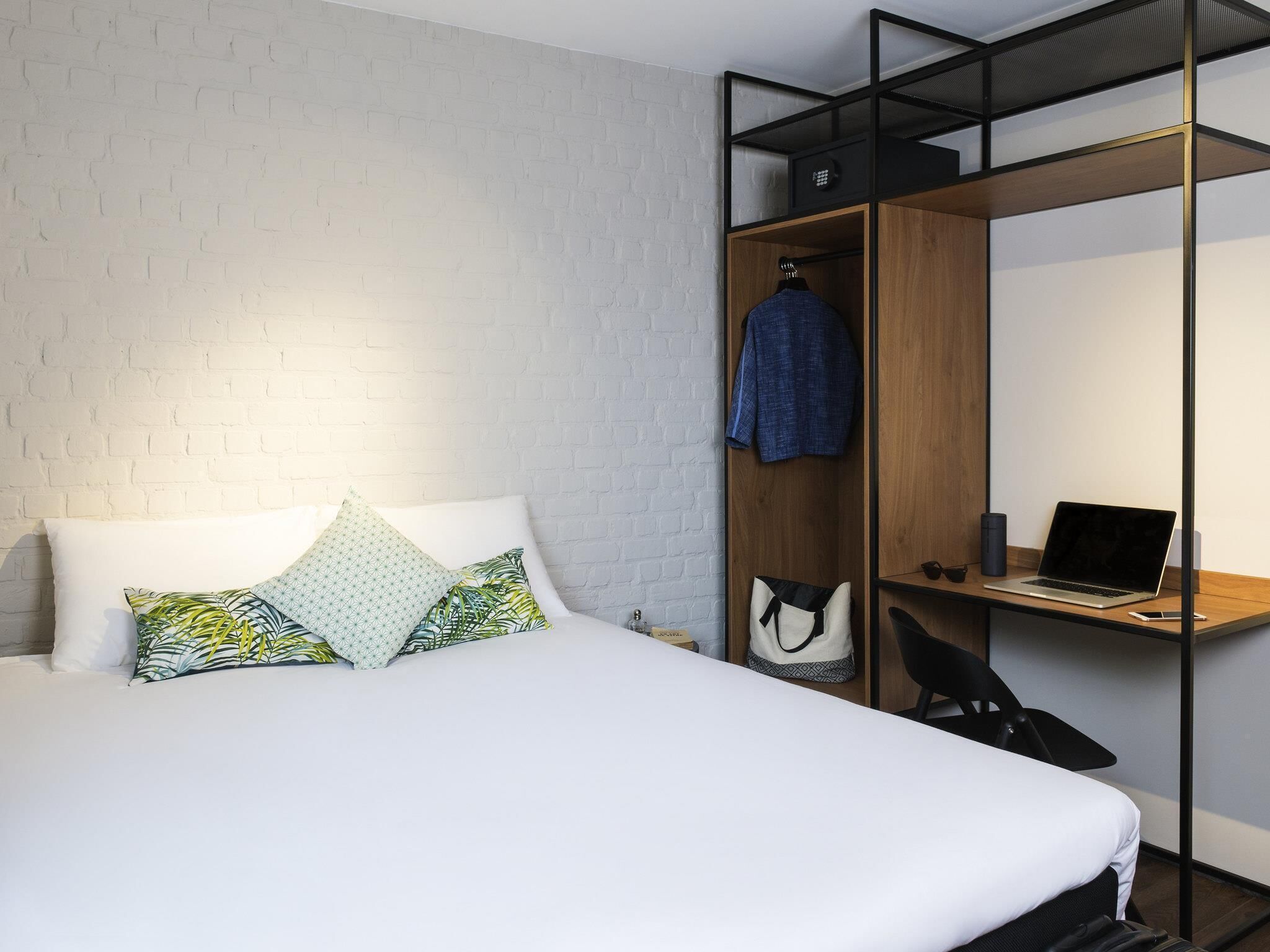 Pillowtop beds, in-room safe, desk, blackout drapes