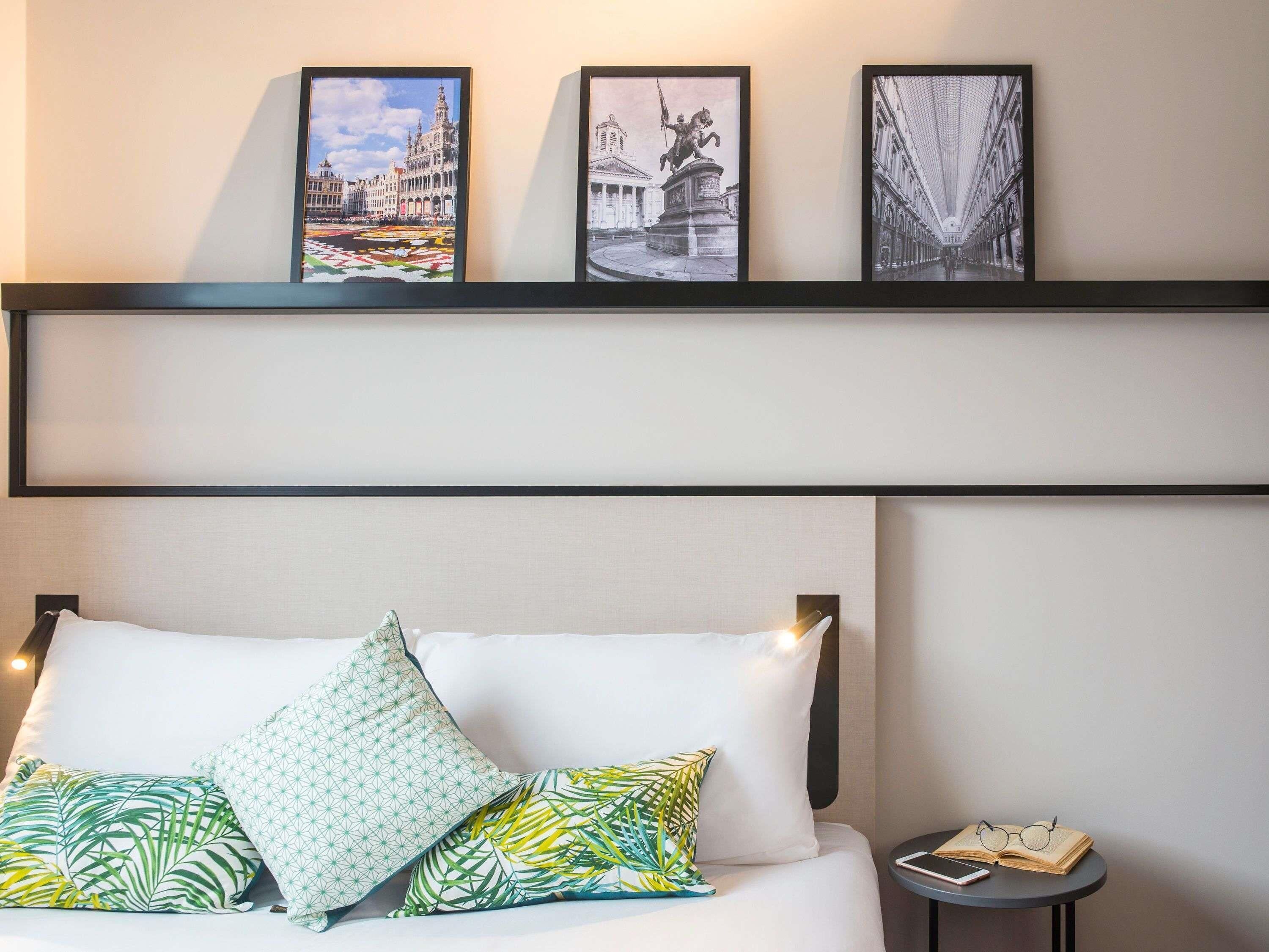 Pillowtop beds, in-room safe, desk, blackout drapes