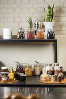 每日供应自助式早餐（每人 EUR 15）