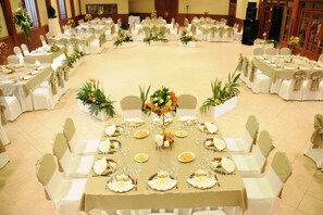 Indoor wedding - Hotel Diplomat (Cochabamba)