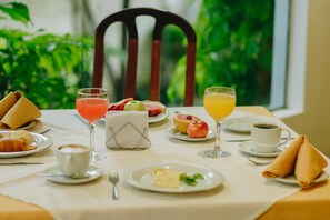 Free daily full breakfast