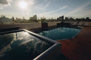 2 outdoor pools, sun loungers