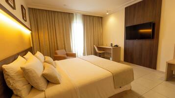 Superior-Doppelzimmer | Minibar, Zimmersafe, Schreibtisch, Verdunkelungsvorhänge