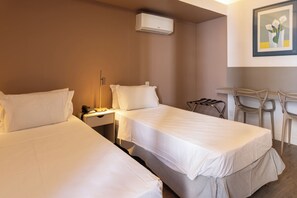 1 habitación, minibar y espacio para trabajar con laptop 