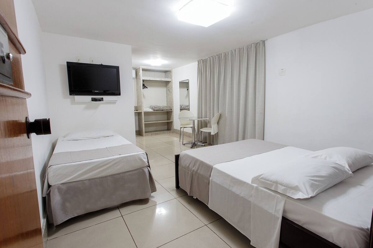 Repas dans la chambre