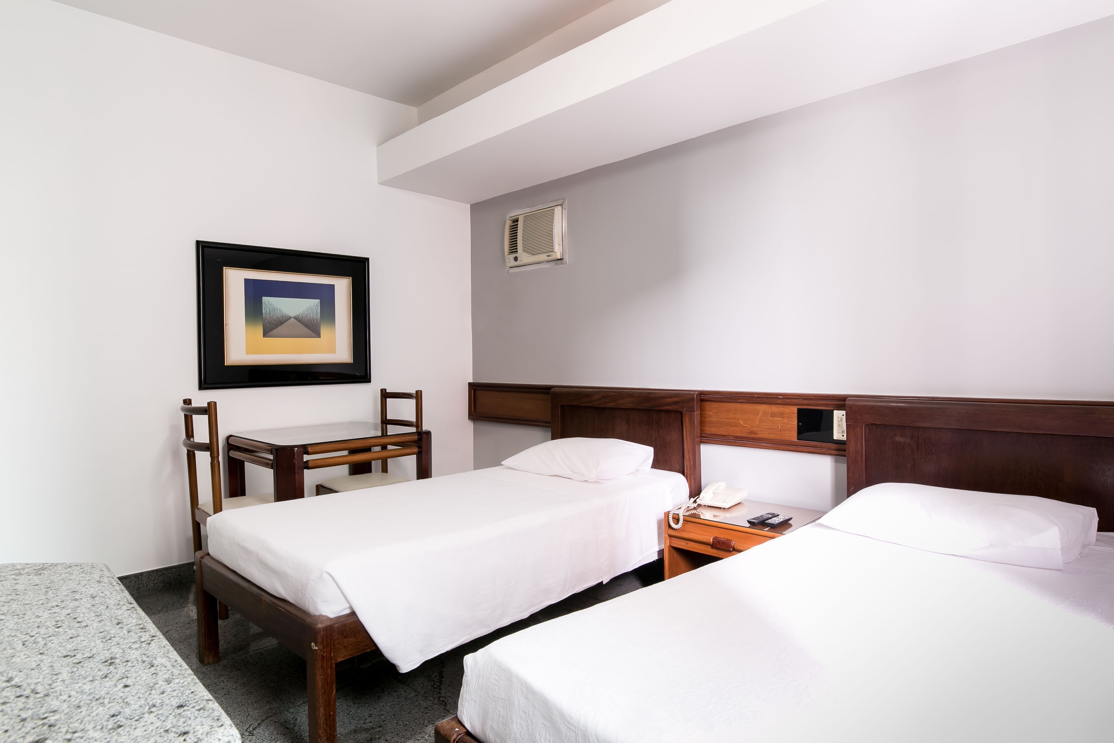 迷你吧、筆電工作空間、遮光布/窗簾、免費無線上網