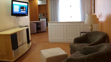 Junior Suite | Living area | TV