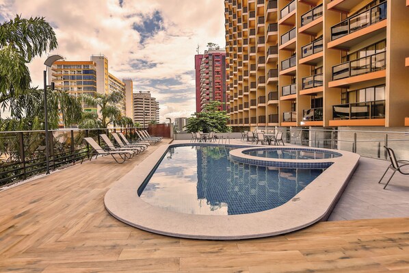 Outdoor pool - Kubitschek Plaza Hotel (Brasília)