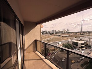 Deluxe Single Room | 1 bedroom, minibar, in-room safe, desk