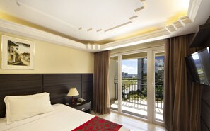 1 bedroom, minibar, in-room safe, desk
