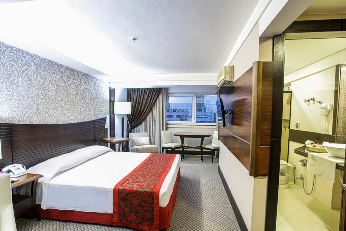 1 Schlafzimmer, Minibar, Zimmersafe, Schreibtisch