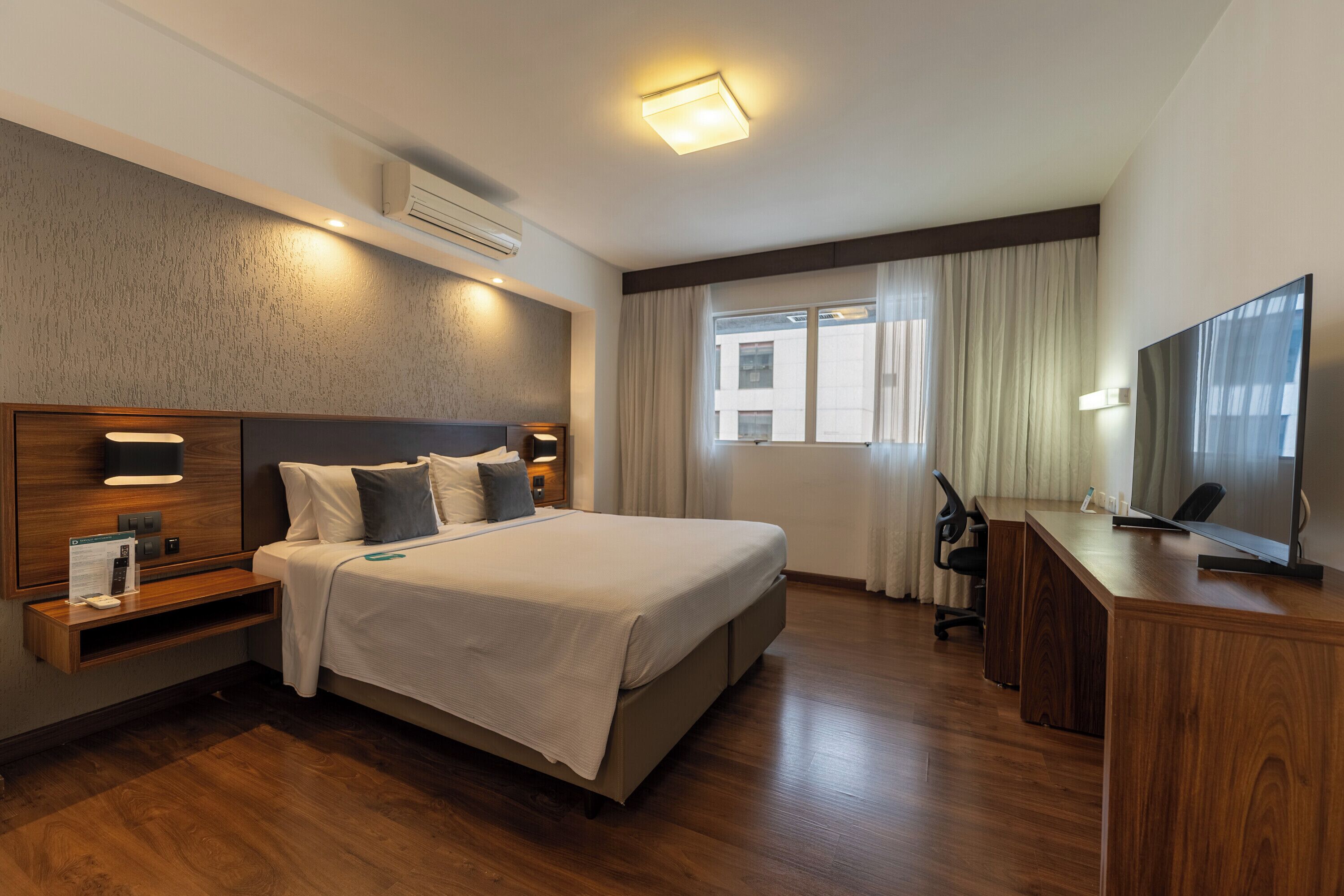 Habitación doble superior | Caja fuerte, escritorio, wifi gratis y despertador