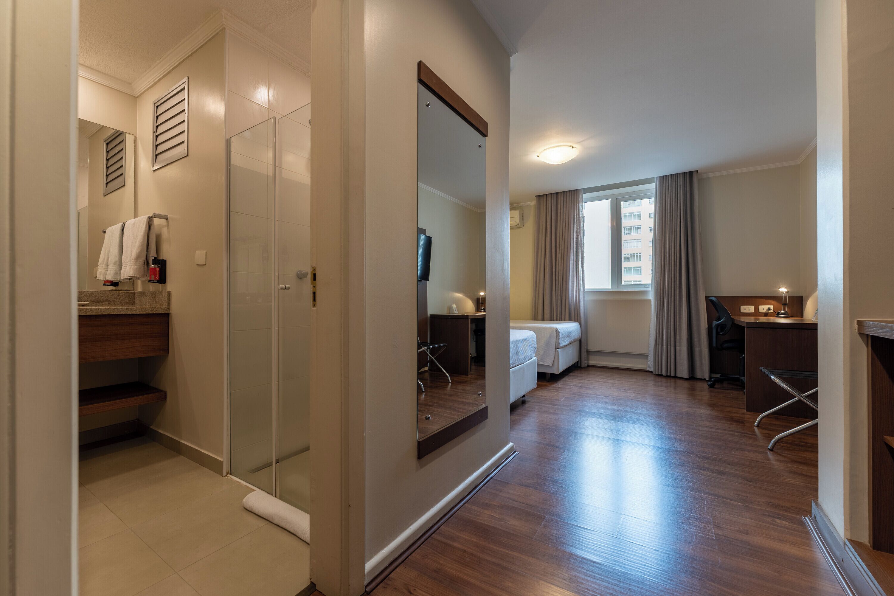 Foto - Hotel Deville Curitiba