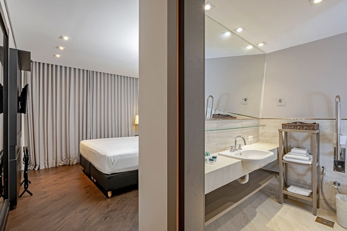 Deluxe Double Room, Mobility Accessible (PcD) | Room amenity