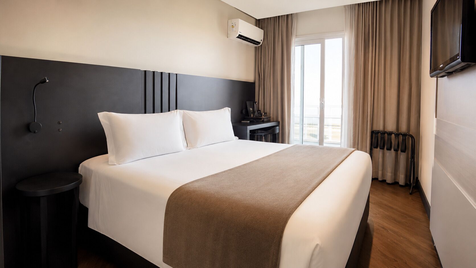 Superior Double Room, 1 Double Bed, Sea View | In-room safe, desk, laptop workspace, iron/ironing board