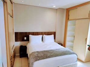Suite – grand | Minibar, safe på rommet, blendingsgardiner og wi-fi (inkludert)