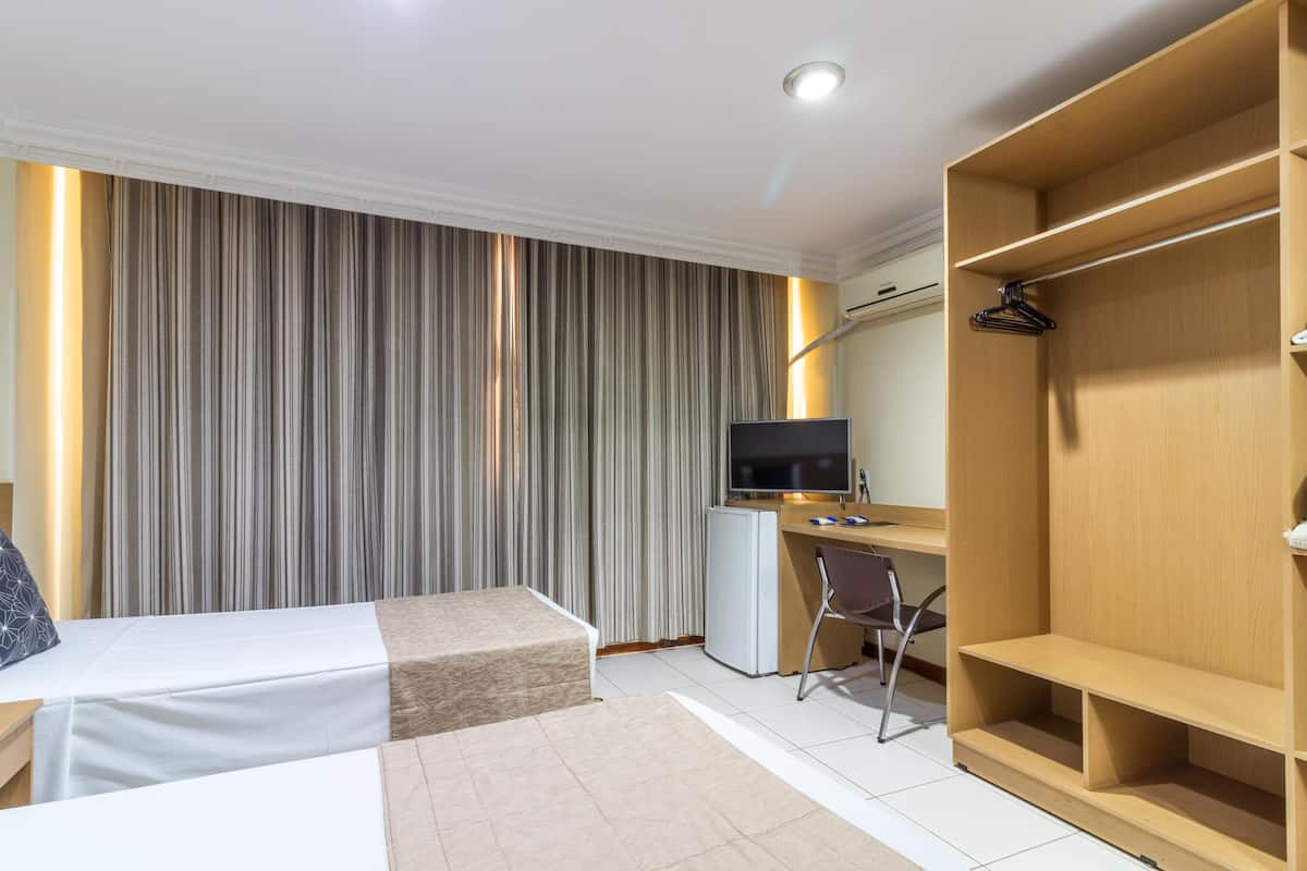 1 bedroom, minibar, desk, laptop workspace