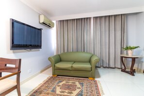 Deluxe Suite | 1 bedroom, minibar, desk, laptop workspace