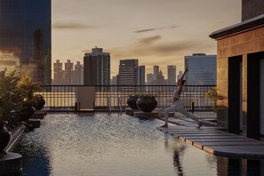 Outdoor pool, sun loungers
