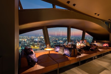 Restaurant. Banyan Tree Bangkok