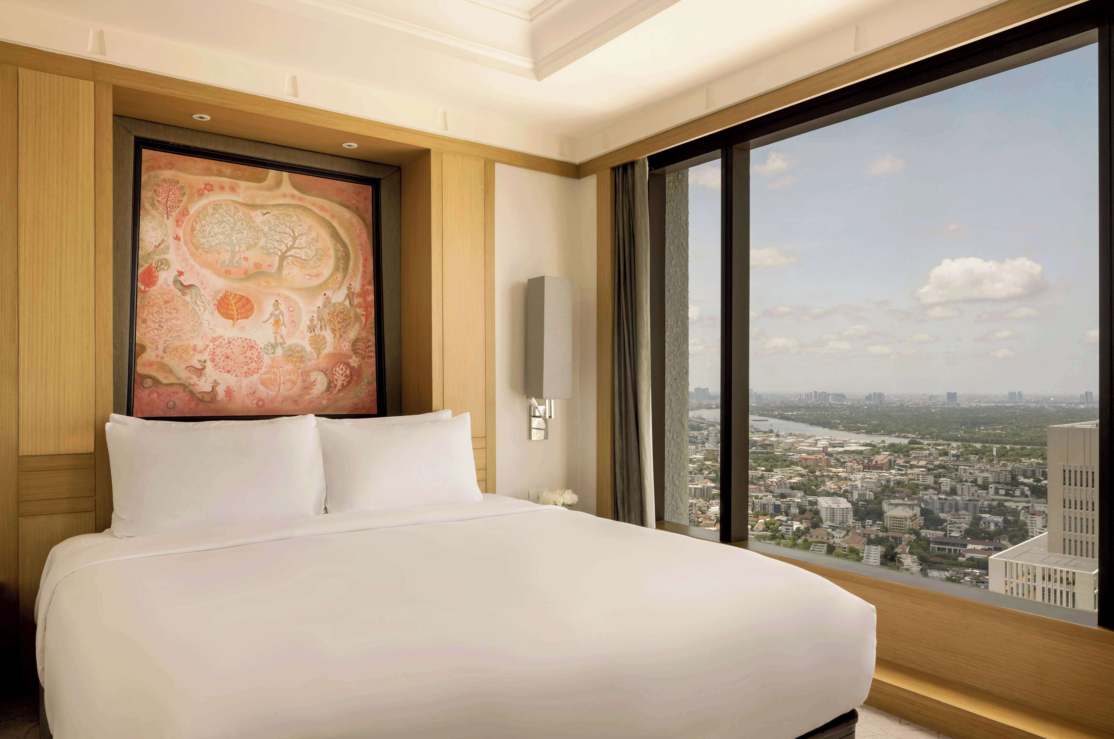 Panorama Club City View | Egyptian cotton sheets, premium bedding, minibar, in-room safe