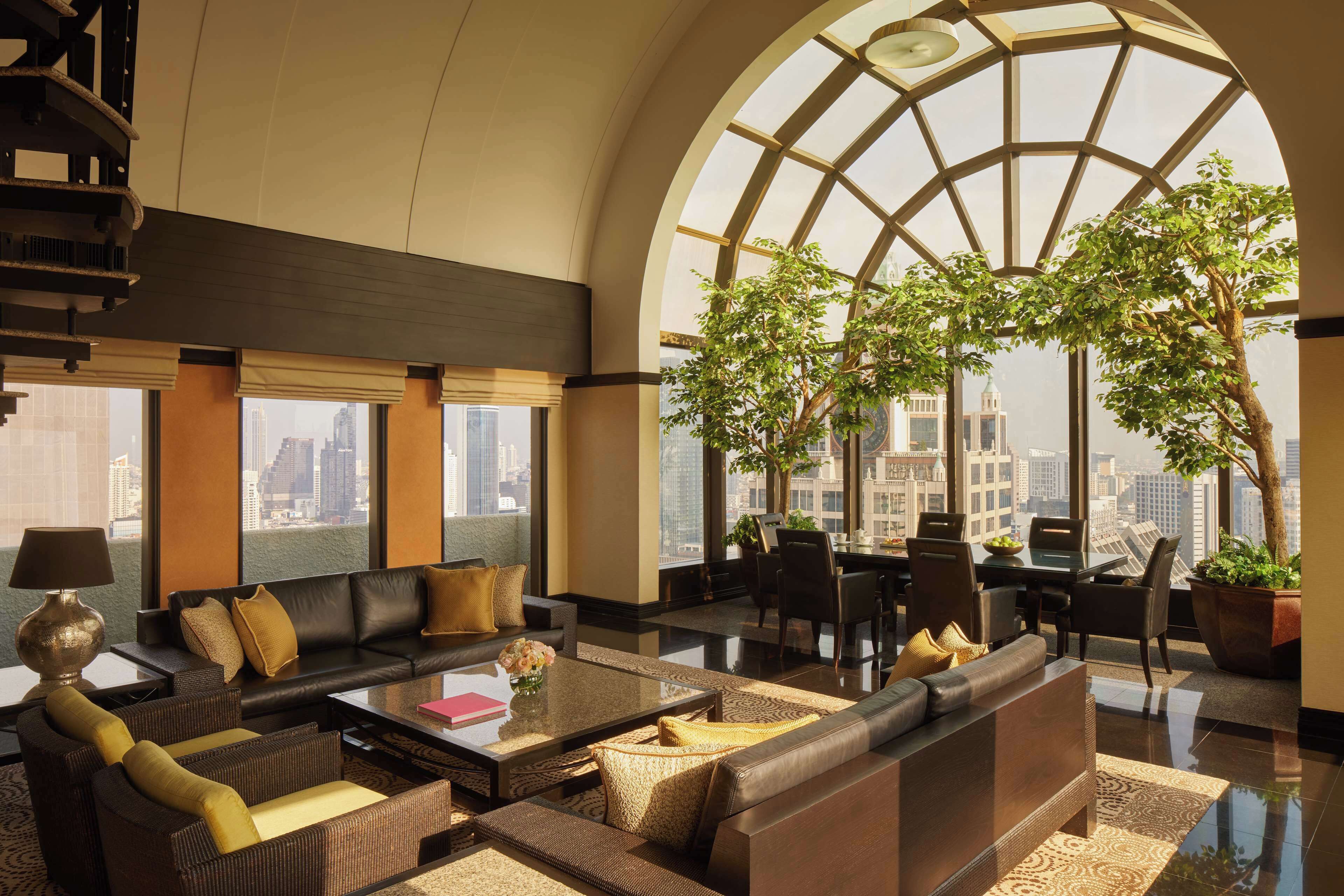 Presidential Suite | Egyptian cotton sheets, premium bedding, minibar, in-room safe