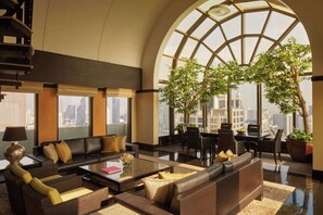 Sábanas de algodón egipcio, ropa de cama de alta calidad y minibar 