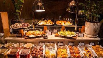 Daily buffet breakfast (THB 730 per person)