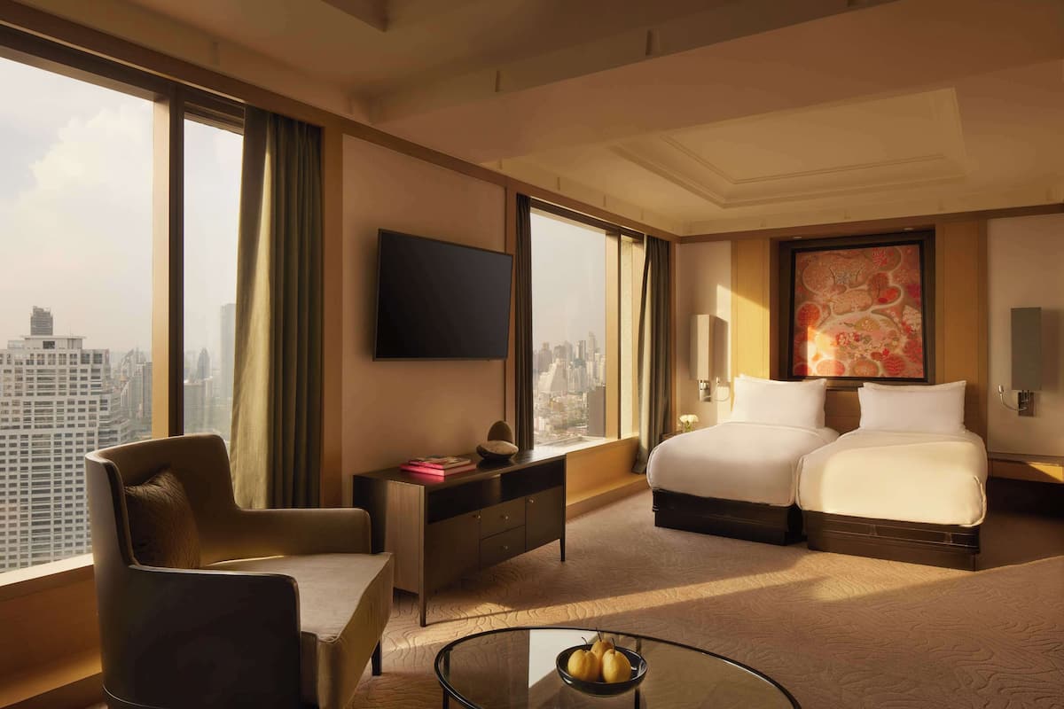 Egyptian cotton sheets, premium bedding, minibar, in-room safe